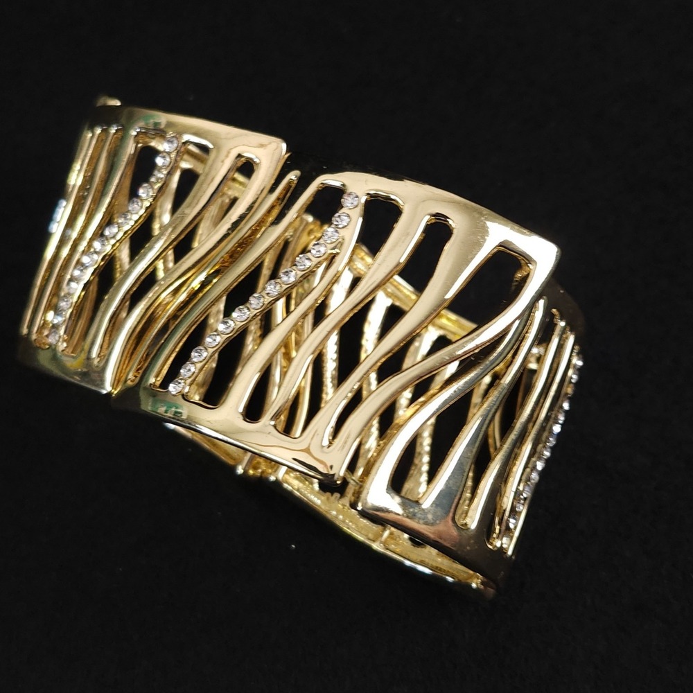 Sparkling Gold-Tone Cuff Bracelet THALIA‎ SODI Clear Rhinestones Tiger Stretch